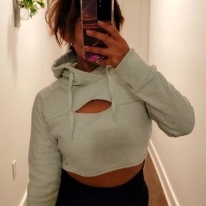 GYMSHARK Crop Sweater